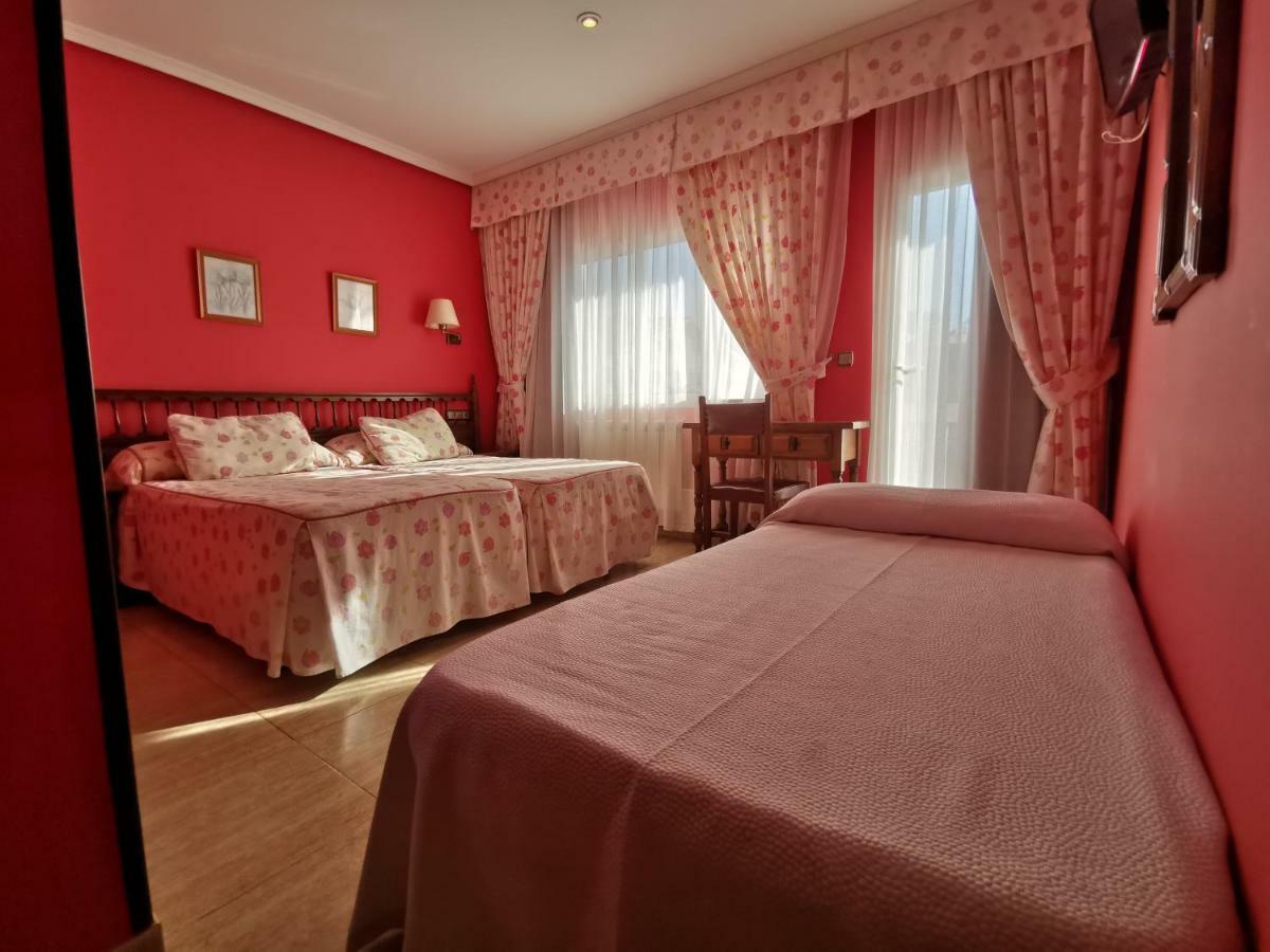 Hotel Pipo Sanxenxo Bagian luar foto